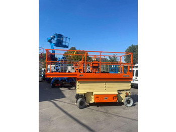 Scissor lift JLG