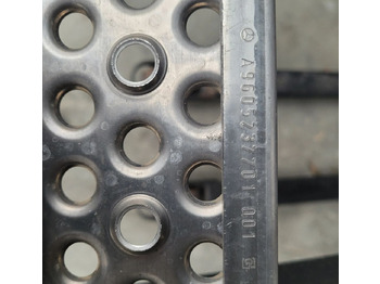 Body and exterior for Truck PODEST MERCEDES MP4 MP5 ORYGINAŁ NOWY A9605237701 CHWALIM116: picture 3 Body and exterior for Truck PODEST MERCEDES MP4 MP5 ORYGINAŁ NOWY A9605237701 CHWALIM116: picture 3