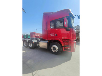 Tractor unit SINOTRUK