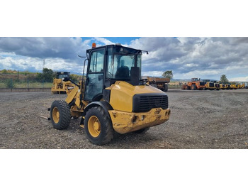 Wheel loader CATERPILLAR 908H: picture 2
