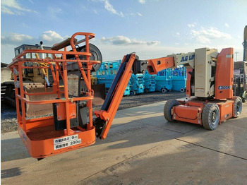 Articulated boom JLG