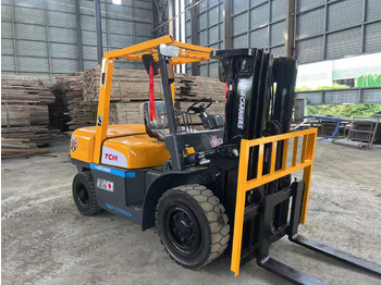 Diesel forklift TCM