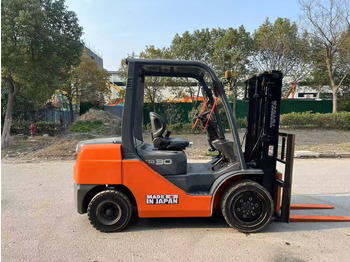 Diesel forklift TOYOTA