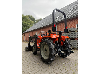 Compact tractor Kleintraktor Kubota B1-17 mit Frontlader ab 125 € pro Monat.: picture 3