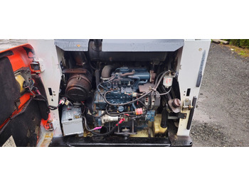 Skid steer loader BOBCAT S570: picture 4