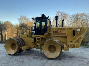 Compactor CATERPILLAR