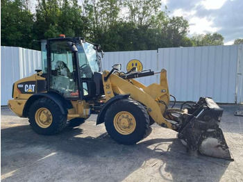 Compact loader CATERPILLAR