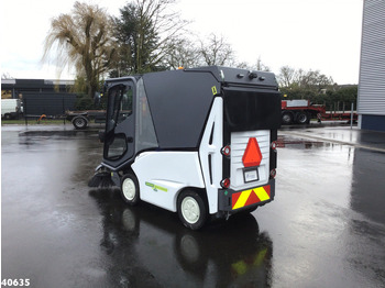 Road sweeper Green machine GM500H2 Hydrogen Waterstof Sweeper: picture 2
