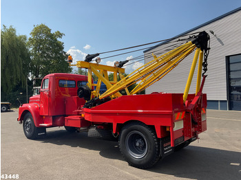 Tow truck SCANIA