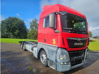 Container transporter/ Swap body truck MAN TGX 24.400 6X2 BDF Euro 6: picture 2