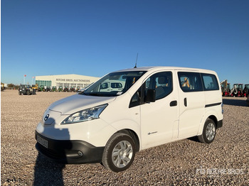 Minibus NISSAN