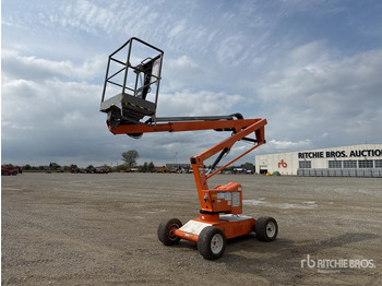Articulated boom NIFTYLIFT
