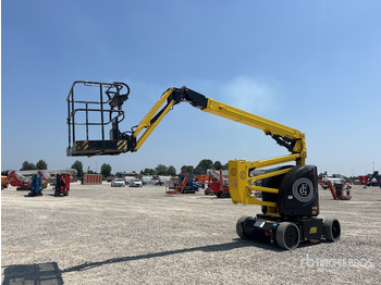 Articulated boom