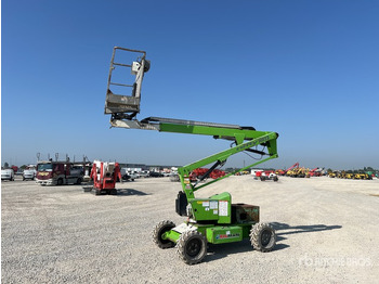 Articulated boom NIFTYLIFT