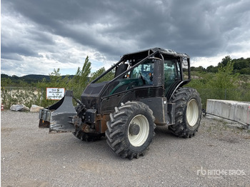 Farm tractor VALTRA T214