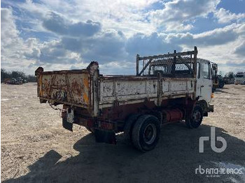 Tipper RENAULT S130 4x2 Camion Benne: picture 4