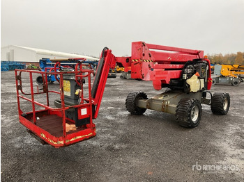 Articulated boom JLG