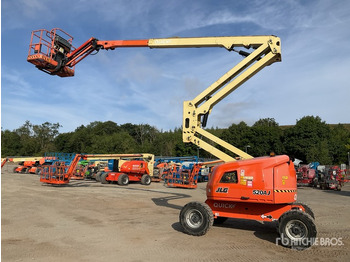 Articulated boom JLG