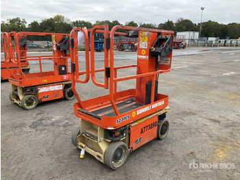 Vertical mast lift JLG