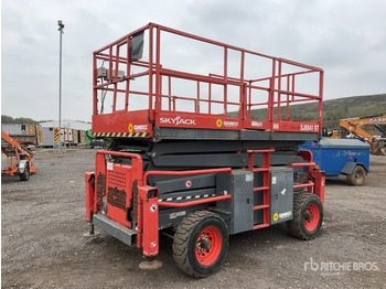 Scissor lift SKYJACK