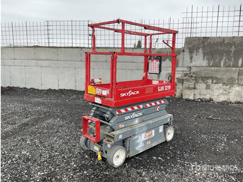 Scissor lift SKYJACK