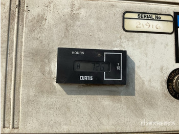 Articulated boom 2007 Nifty-Lift 210SD 4WD Diesel Articulating Boom Lift: picture 4