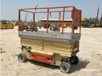 Scissor lift JLG