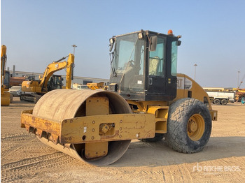 Compactor CATERPILLAR