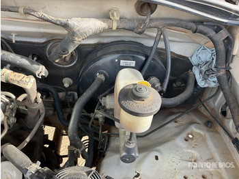 Pickup truck 2014 Toyota Hilux 4x4 Crew Cab Pickup: picture 4 Pickup truck 2014 Toyota Hilux 4x4 Crew Cab Pickup: picture 4