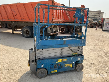 Scissor lift GENIE