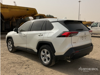 SUV 2019 Toyota RAV4 4WD SUV: picture 5
