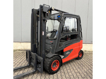 Electric forklift LINDE E