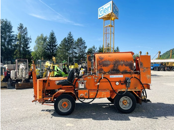 Asphalt distributor