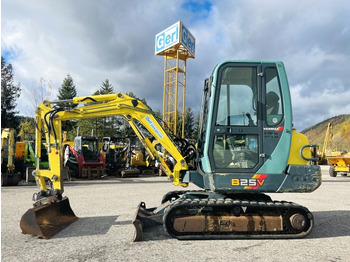 Mini excavator YANMAR B25V
