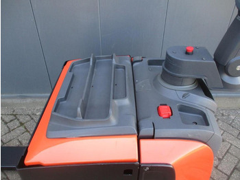Pallet truck Toyota LPE 250: picture 5