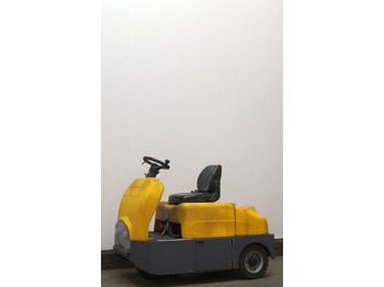 Tow tractor