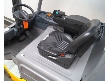 Electric forklift Jungheinrich EFG430: picture 3
