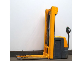Stacker JUNGHEINRICH EJC