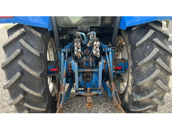 Farm tractor New Holland 8240 SLE Med frontlift og frontPTO: picture 5 Farm tractor New Holland 8240 SLE Med frontlift og frontPTO: picture 5
