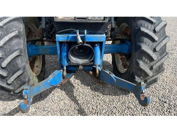 Farm tractor New Holland 8240 SLE Med frontlift og frontPTO: picture 4 Farm tractor New Holland 8240 SLE Med frontlift og frontPTO: picture 4
