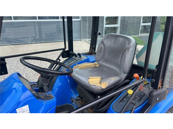 Farm tractor New Holland TC35DA: picture 5