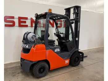 LPG forklift Toyota 10860 - 02-8FGF25: picture 3