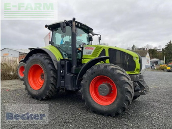 Farm tractor CLAAS Axion 930