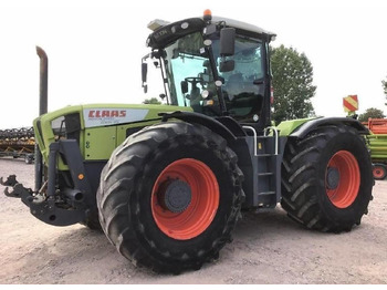 Farm tractor CLAAS Xerion 3800