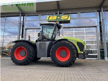 Farm tractor CLAAS Xerion