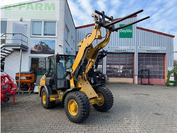 Mini excavator CATERPILLAR 906