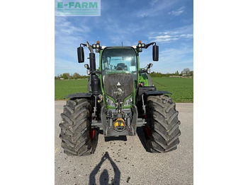 Farm tractor Fendt 724: picture 3