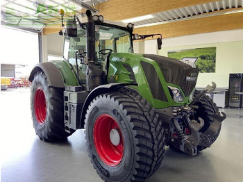 Farm tractor FENDT 826 Vario