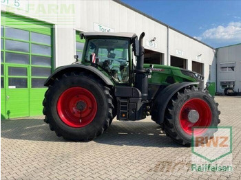 Farm tractor Fendt 933 vario: picture 2