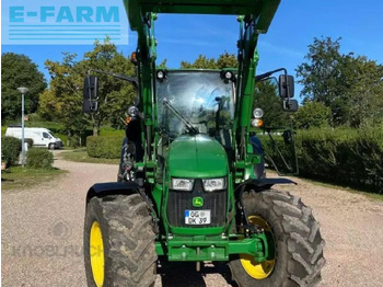 Farm tractor John Deere 5100r: picture 2